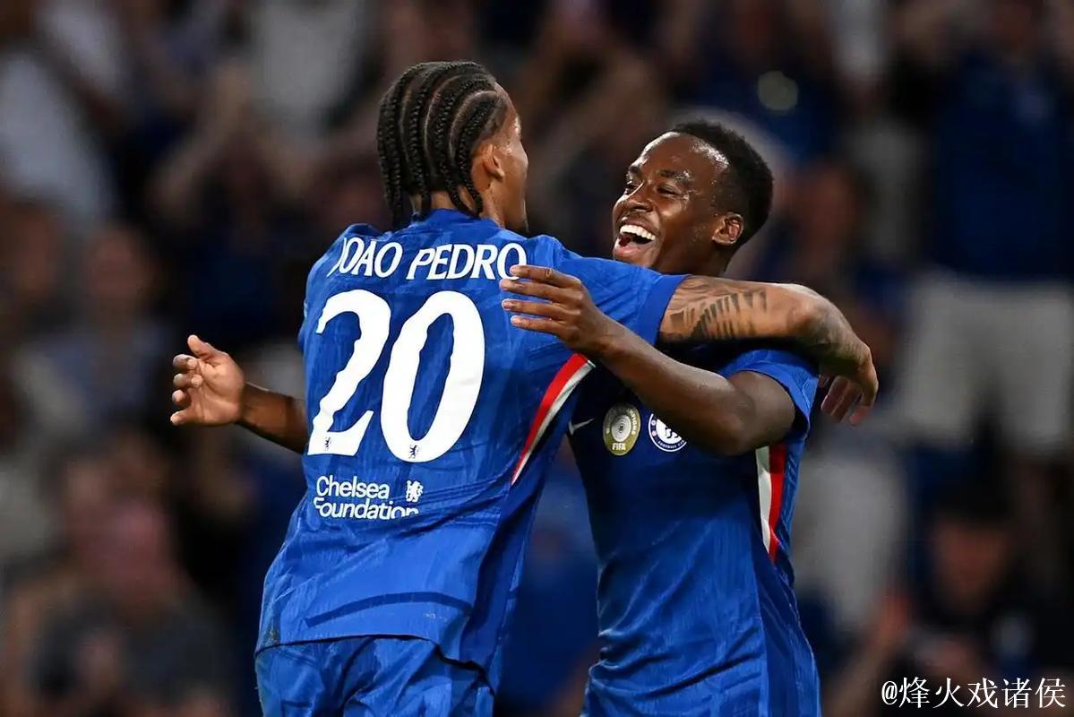 斯图里奇认为,吉拉西适合利物浦,吉滕斯的蓝军 斯图里奇认为,吉拉西适合利物浦,吉滕斯的蓝军